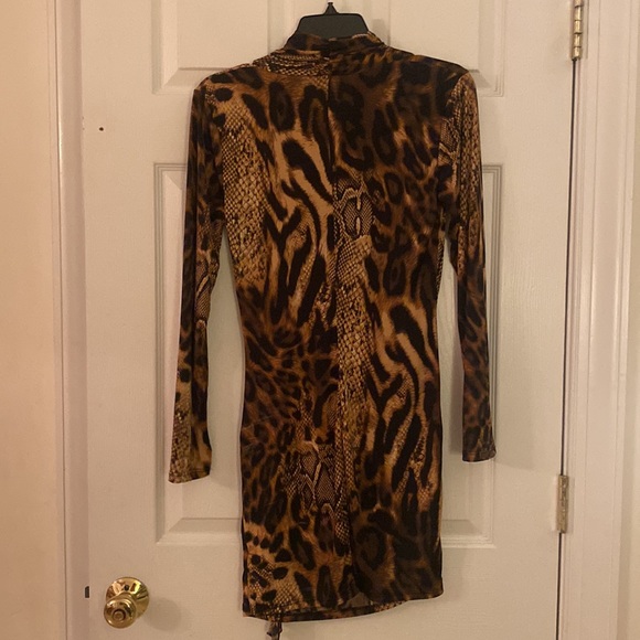 VENUS Dress Like NEW size S in allover animal print - Picture 5 of 7